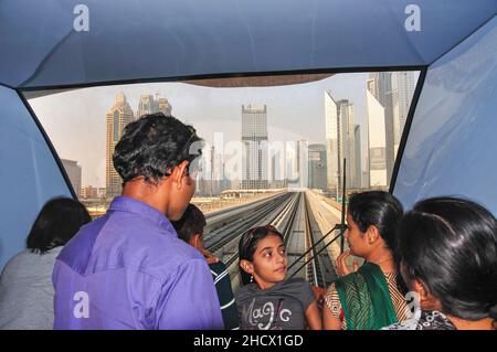 Trainieren Sie Interieur, Dubai Metro, Downtown Dubai, Dubai, Vereinigte Arabische Emirate Stockfoto