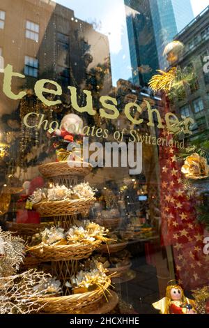 Teuscher Chocolatier Store Fenster Anzeige, Rockefeller Center, NYC Stockfoto