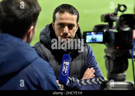 HARTLEPOOL, GROSSBRITANNIEN. JAN 1st Selim Benachour (Interim Head Coach) von Oldham Athletic während des Spiels der Sky Bet League 2 zwischen Hartlepool United und Oldham Athletic am Samstag, 1st. Januar 2022, im Victoria Park, Hartlepool. (Kredit: Eddie Garvey | MI Nachrichten) Kredit: MI Nachrichten & Sport /Alamy Live Nachrichten Stockfoto