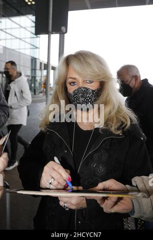 Bonnie Tyler bei der Abreise am Flughafen Berlin Brandenburg „Willy Brandt“. Berlin, 01.01.2022 Stockfoto