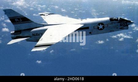 RF-8G Kreuzfahrer des VFP-63 det.5 in Flug c1980. Stockfoto