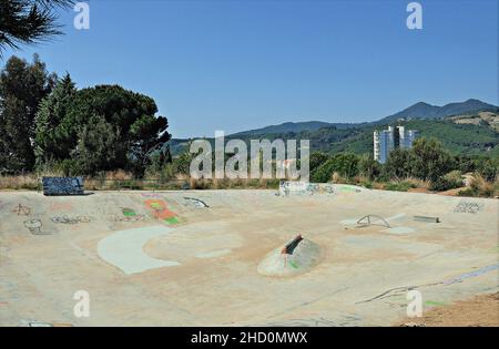 Einrichtungen des alten Skateparks in Arenys de Munt Region der Maresme Provinz Barcelona, Katalonien, Spanien Stockfoto