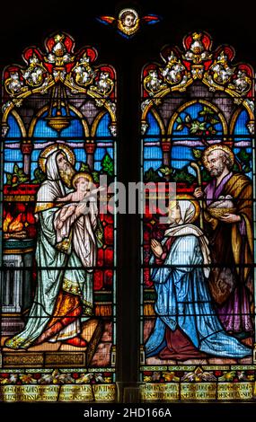 Buntglasfenster 'Presentation in the Temple' c 1891 von Mayer & Co, Somerleyton Church, Suffolk, England, UK Stockfoto