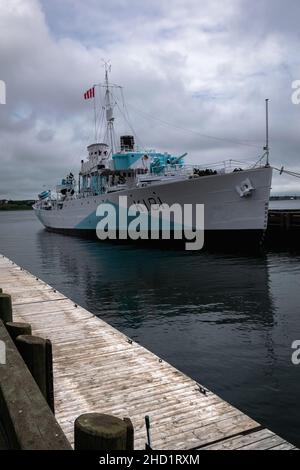 HMCS Sackville ist die letzte überlebende Korvette der Flower-Klasse aus dem Zweiten Weltkrieg, überlebte 30 Trans-Atlantic-Konvois eskortiert Stockfoto