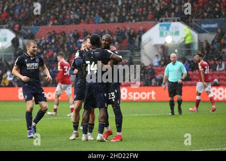 BRISTOL, GROSSBRITANNIEN. JAN 2nd Benik Afobe von Millwall feiert, nachdem er am Sonntag, 2nd. Januar 2022, beim Sky Bet Championship-Spiel zwischen Bristol City und Millwall im Ashton Gate, Bristol, eine Strafe von 1-2 Punkten erzielt hat. (Kredit: Kieran Riley | MI Nachrichten) Kredit: MI Nachrichten & Sport /Alamy Live Nachrichten Stockfoto