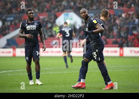 BRISTOL, GROSSBRITANNIEN. JAN 2nd Benik Afobe von Millwall feiert, nachdem er am Sonntag, 2nd. Januar 2022, beim Sky Bet Championship-Spiel zwischen Bristol City und Millwall im Ashton Gate, Bristol, eine Strafe von 1-2 Punkten erzielt hat. (Kredit: Kieran Riley | MI Nachrichten) Kredit: MI Nachrichten & Sport /Alamy Live Nachrichten Stockfoto