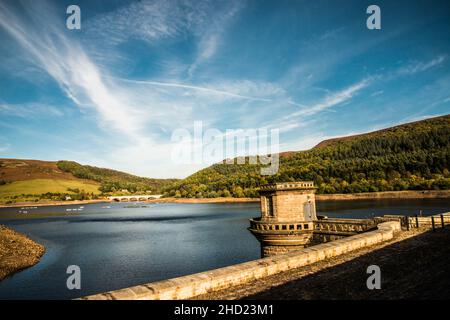 Am Ufer des Flusses Raymond Boswell Stockfoto