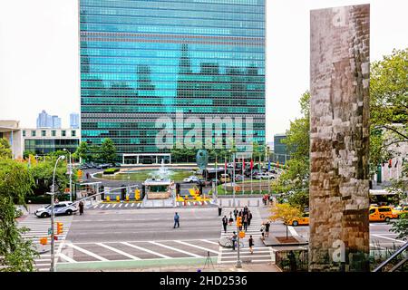 Hauptsitz der Vereinten Nationen in New York, seit 1952 offizieller Sitz der Vereinten Nationen. New, York, NY, USA - September 2015 Stockfoto