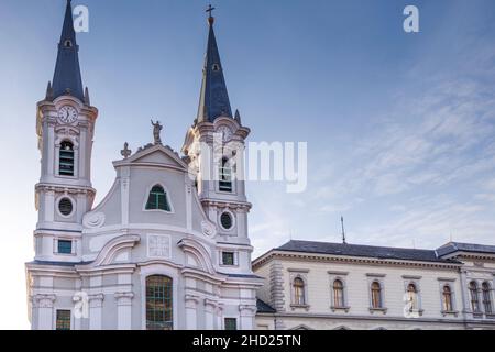 Schöne barocke Kirche des Hl. Ignatius in Watertown, Teil von Esztergom, Ungarn Stockfoto