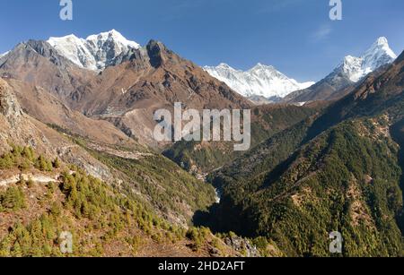 Panoramablick auf Mount Everest, Lhotse und Ama Dablam - Sagarmatha Nationalpark - Nepal Stockfoto