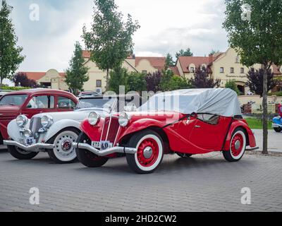 Palavsky Oldtimer, die Oldtimer-Rallye-Show im Weingut Zajeci, Tschechien. 27th vom August 2021. Tschechoslowakischer Oldtimer Aero 30, Automobilproduktionsjahr 1931. Stockfoto