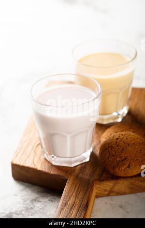 Hausgemachte Smoothies mit Keksen Stockfoto