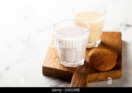 Hausgemachte Smoothies mit Keksen Stockfoto