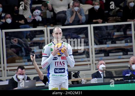 Trient, Italien. 02nd Januar 2022. Matey Kaziyski (ITAS Trentino) während der ITAS Trentino gegen Sir Safety Conad Perugia, Volleyball Italienische Serie A Superliga-Meisterschaft der Männer in Trient, Italien, Januar 02 2022 Quelle: Independent Photo Agency/Alamy Live News Stockfoto