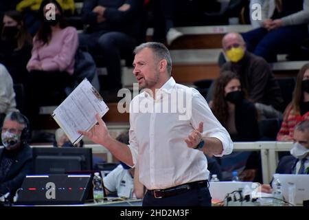 Trient, Italien. 02nd Januar 2022. Trainer Nikola Grbic (Sir Safety Conad Perugia) während der ITAS Trentino gegen Sir Safety Conad Perugia, Volleyball Italienische Serie A Männer Superliga Meisterschaft in Trient, Italien, Januar 02 2022 Quelle: Independent Photo Agency/Alamy Live News Stockfoto