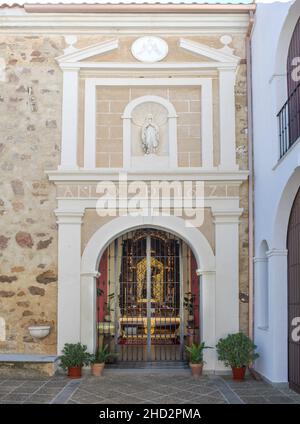 Aceuchal, Spanien - 29th. September 2021: Christus-Kapelle des Herrn des Friedens im Dominikanerkloster von Aceuchal, Badajoz, Extremadura. Weltberühmte Knoblauchstadt Stockfoto