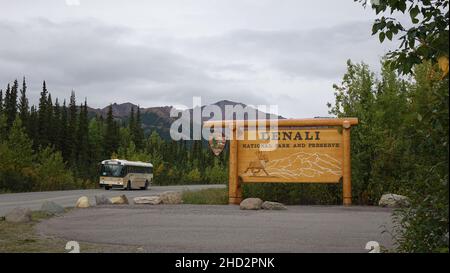 Eingang Denali National Park, Schild, Alaska, USA. Stockfoto