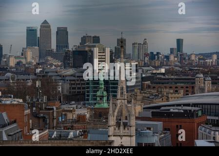 London, England – 20. Februar 2017: Stadtbild des Londoner Geschäftsviertels, Blick aus der Luft. Stockfoto