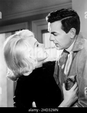 Carroll Baker, Mike Connors, am Set des Films, „Harlow“, Paramount Picturs, 1965 Stockfoto