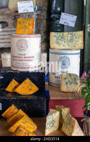 Blue Shropshire Cheese auf dem Borough Market in Southwark, London, England. Stockfoto