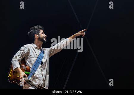 Foto von Camilo Andres Echeverry Correa während der Mis Manos Tour im Palau Sant Jordi in Barcelona Stockfoto