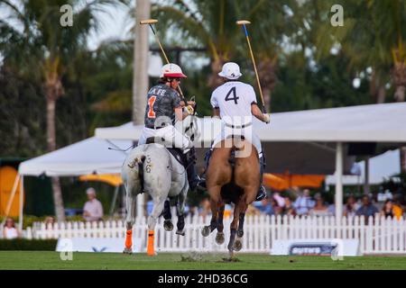 Wellington, USA. 02nd Januar 2022. Iglehart Cup Finale zwischen dem La Fe Polo Team und Beverly Polo im International Polo Club. Kredit: Yaroslav Sabitov/YES Market Media/Alamy Live Nachrichten Stockfoto