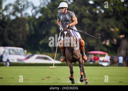 Wellington, USA. 02nd Januar 2022. Iglehart Cup Finale zwischen dem La Fe Polo Team und Beverly Polo im International Polo Club. Kredit: Yaroslav Sabitov/YES Market Media/Alamy Live Nachrichten Stockfoto