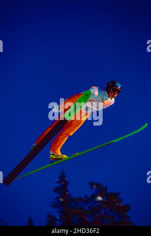 Janne Ahonen (FIN) tritt bei den Olympischen Winterspielen 1994 im Einzel-Skispringen der Herren K120 an Stockfoto
