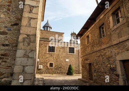 Blick auf das Kloster San Miguel de las Duenas, in der Region El Bierzo bei Ponferrada Stockfoto