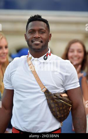 **DATEI FOTO** Antonio Brown ist nach dem Beenden des Spiels kein NFL Tampa Bay Buccaneer mehr. HALLANDALE, FL - MÄRZ 31: Antonio Tavaris Brown Sr. Sieht Audible in der Strecke weglaufen, um das Grade 1 Florida Derby mit Jockey John Velazquez zu gewinnen. Es ist der fünfte Florida Derby-Sieg für Trainer Todd Pletcher, der letztes Jahr sowohl die Florida als auch die Kentucky Derbies mit Always Dreaming im Gulfstream Park gewann. Antonio Tavaris Brown Sr. Ist ein American Football Wide Receiver für die Pittsburgh Steelers der National Football League. Am 31. März 2018 in Hallandale, Florida Credit - Hoo-Me.com/MediaPunch Stockfoto