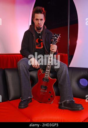 FORT LAUDERDALE FL - MÄRZ 31: Jerry Horton von Papa Roach posiert für ein Portrait bei Revolution Live am 31. März 2005 in Fort Lauderdale, Florida. Kredit: mpi04/MediaPunch Stockfoto