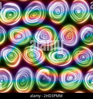 Große, winklige, wirbelig wirbelnde Spiralkreise, die wie von Hand gezeichnet in einer nahtlosen Regenbogenziegel wirken. Stockfoto