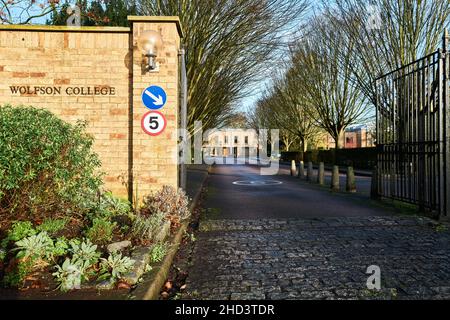 Eintritt zum Wolfson College, Universität Cambridge, England. Stockfoto