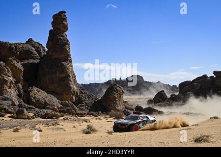 224 Ekstrom Mattias (swe), Bergvist Emil (swe), Team Audi Sport, Audi RS Q e-tron, Auto FIA T1/T2, Aktion während der Etappe 1B der Rallye Dakar 2022 um Hail, am 2nd. Januar 2022 in Hail, Saudi-Arabien - Foto: Eric Vargiolu/DPPI/LiveMedia Stockfoto