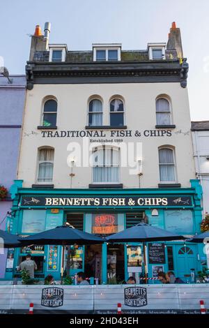 England, Dorset, Weymouth, Weymouth Harbour, Bennett's Traditional Fish & Chips Restaurant Stockfoto