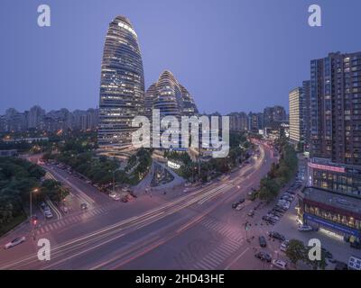 Panoramasicht auf den Wangjing SOHO Gebäudekomplex in Peking, China Stockfoto