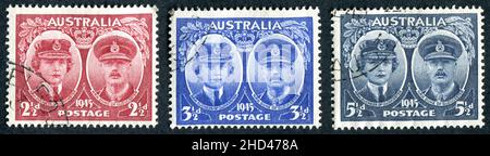 Ein Satz australischer Briefmarken der Ausgabe 1945 mit dem Herzog und der Herzogin von Gloucester. Prinz Henry, Herzog von Gloucester, war vom 30. Januar 1945 bis zum 11. März 1947 Generalgouverneur von Australien. Die Briefmarken wurden von Frank D. Manley entworfen und gestochen. Stockfoto