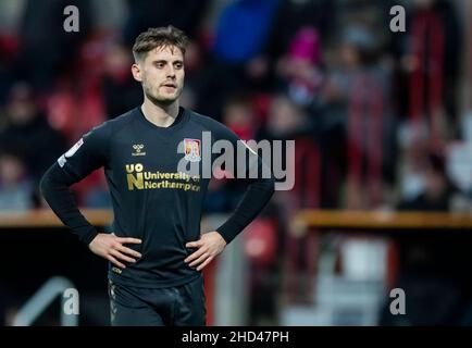 Danny Rose von Northampton Town während des zweiten Spiels der Sky Bet League im County Ground, Swindon. Bilddatum: Samstag, 1. Januar 2022. Stockfoto