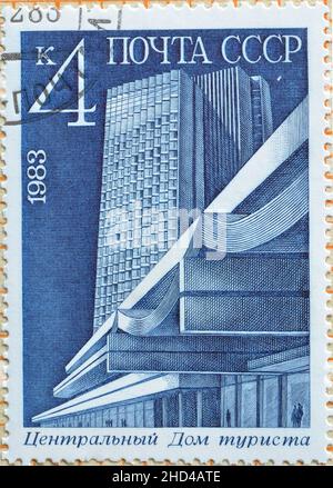 Abgesagte Briefmarke gedruckt von der Sowjetunion, die das Zentrale Touristenhaus zeigt, 1980, um 1983. Stockfoto