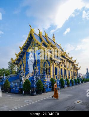 Blauer Tempel Chiang Rai Thailand Dezember 2021, Rong Sua Ten Tempel, Chiang Rai Blauer Tempel, oder Wat Rong Seua Ten befindet sich in Rong Suea Ten im Bezirk Rimkok Stockfoto