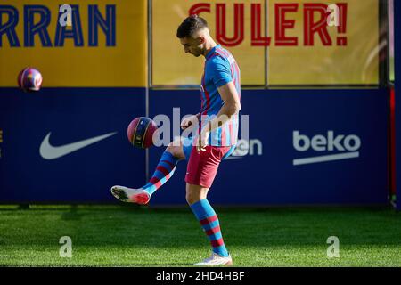 Barcelona, Spanien. 03rd Januar 2022. Ferran Torres wird im Camp Nou in Barcelona, Spanien, als neuer Spieler des FC Barcelona vorgestellt. Bild: DAX Images/Alamy Live News Stockfoto