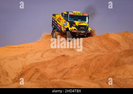 503 Macik Martin (cze), Tomasek Frantisek (cze), Svanda Dacid (cze), Big Shock Racing, Iveco Powerstart, T5 FIA Camion, Aktion während der Etappe 2 der Rallye Dakar 2022 zwischen Hail und Al Artawiya, am 3rd 2022. Januar in Al Artawiya, Saudi-Arabien - Foto: Florent Gooden/DPPI/LiveMedia Stockfoto