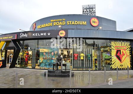 Das Stadion Watford FC Vicarage Road in Watford, England, ist die Heimat des Premier League Clubs. Stockfoto