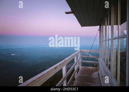 Alpenglow in den Himmel am Mount Pilchuck Feueraussicht Stockfoto