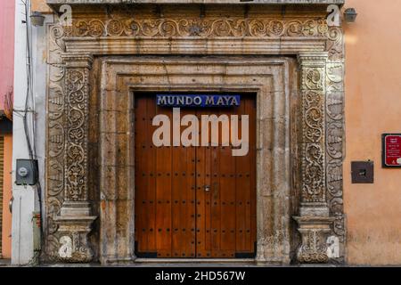 Casa Alguacil, Gebäude aus der Kolonialzeit, Centro, Merida, Yucatan , Mexiko Stockfoto