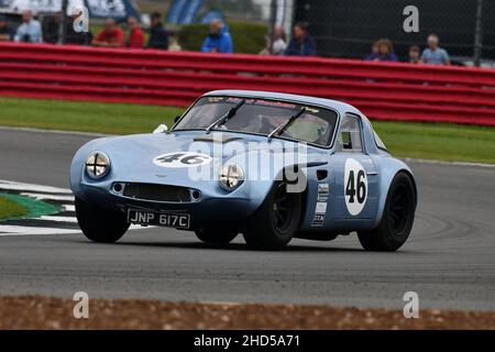 Mike Whitaker, TVR Griffith, International Trophy for Classic GT Cars - Pre 1966, ein Mini-Langstreckenrennen für GT-Autos vor 1966, ein Zweifahrer-Rennen mit einem Stockfoto