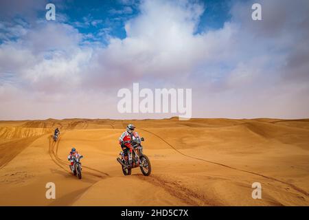 123 Moore Charan (zaf), KTM 450 Rally Replica, Moto, Original von Motul, Aktion während der Etappe 2 der Rallye Dakar 2022 zwischen Hail und Al Artawiya, am 3rd 2022. Januar in Al Artawiya, Saudi-Arabien - Foto Frédéric Le Floch / DPPI Stockfoto