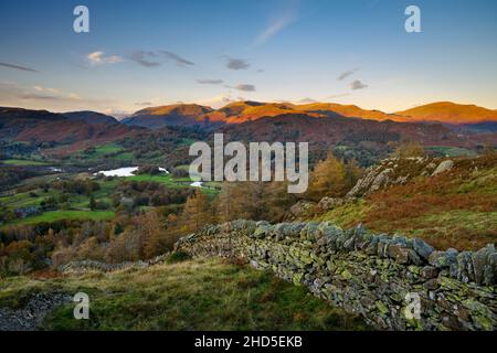 Ein Blick über Eltermere von Black Fell in der Nähe der Skelwith Bridge. Stockfoto