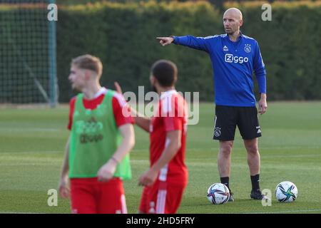 , PORTUGAL - 3. JANUAR: Assistenzcoach Mitchell van de Gaag während der Trainingseinheit Ajax am 1. Tag auf der Quinta do Lago am 3. Januar 2022 in Portugal. (Foto von Ben Gal/Orange Picters) Stockfoto