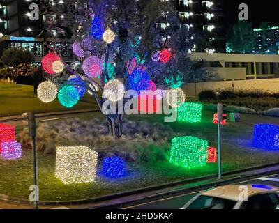 WEIHNACHTLICHE Straßenlaternen in Funchal, Madeira. Foto: Tony Gale Stockfoto